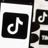 Trois heures après avoir lancé son compte TikTok, la Maison-Blanche comptabilisait déjà plus de 25'000 abonnés (archives). KEYSTONE/AP/Michael Dwyer
